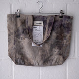 Mid Tote-Bag · Stain-Dye · Blauholz / Eisen